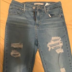 Levi’s Ripped High Rise